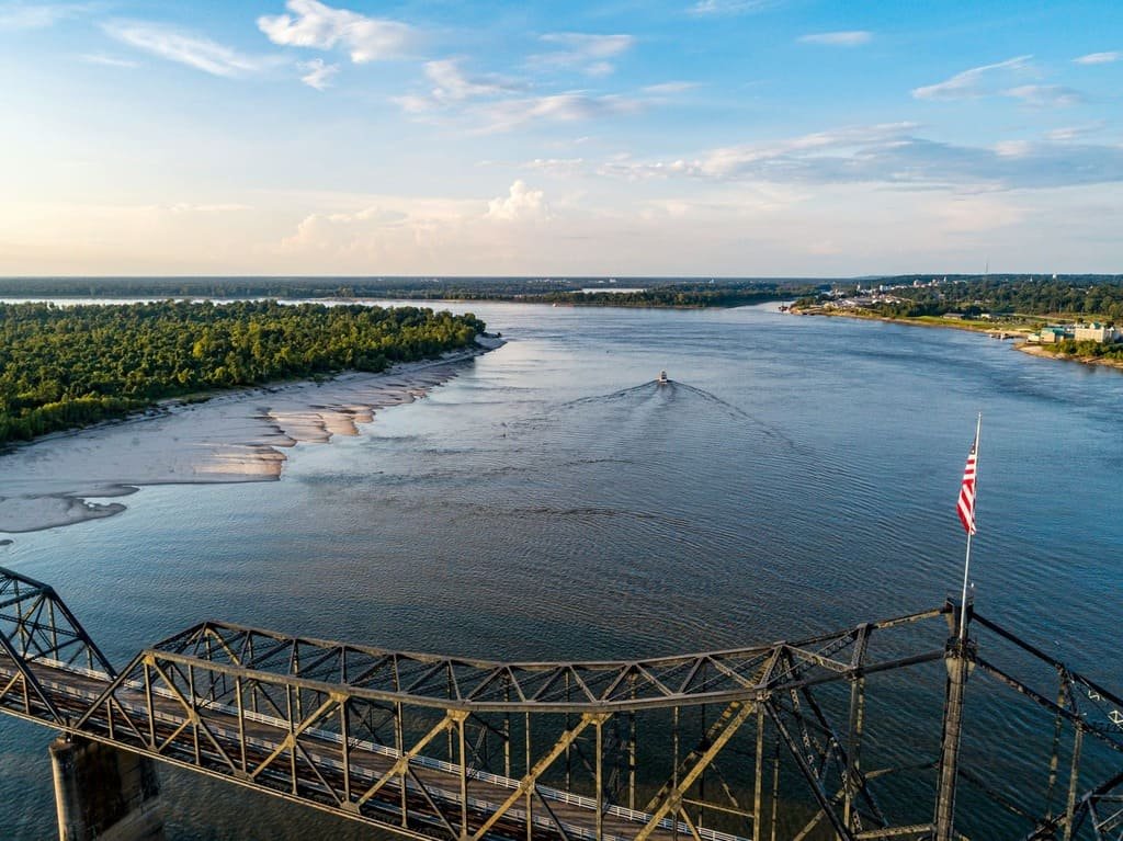 Great River Road Trip Guide: Mississippi River Stops & Itinerary photo 1