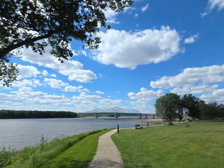 Illinois River Road Trip: The Complete Route Guide