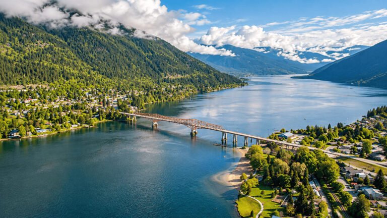 International Selkirk Loop Road Trip: The Complete Route Guide